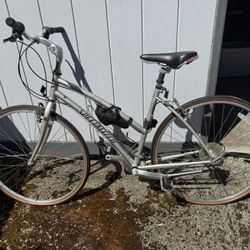 Specialized Crossroads Women’s Hybrid Bike