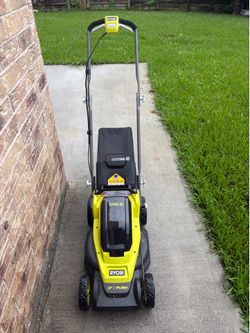 Ryobi ONE+ 18V 13 in. Cordless Battery Walk Behind Push Lawn Mower