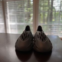 Adidas Yeezy Foam Runner Onyx Men’s Size 13 New In box/VNDS