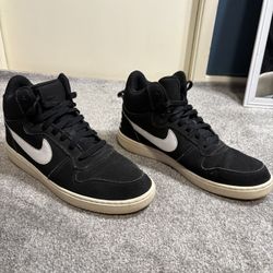 Nike Court Borough Mid Sneaker 