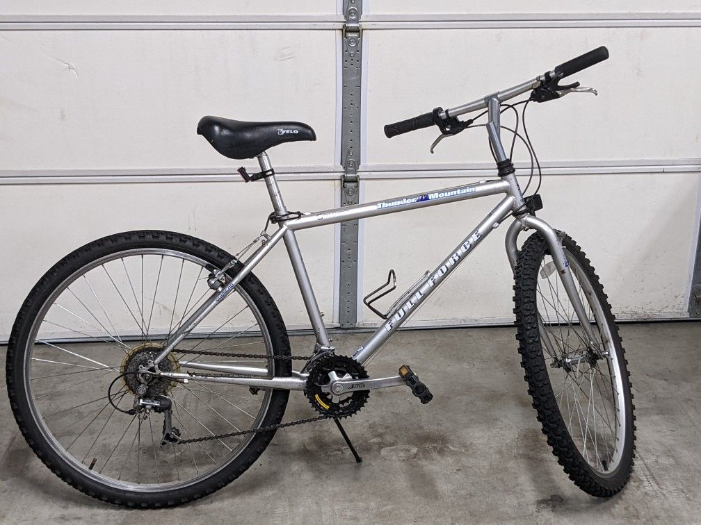Full Force bike, Medium Frame, 26 Inch wheels, In Great Condition