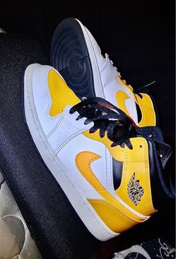 ✨ Air Jordan 1 Mid 'University Gold' (2021) — 100% Unworn ✨
