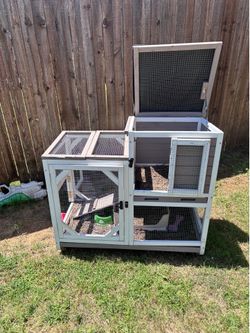 Large Wooden Rabbit Hutch & Run – Great for Rabbits, Guinea Pigs, or Chickens – $100 OBO