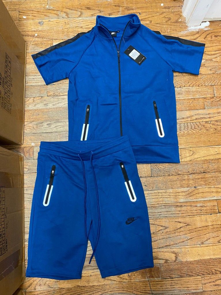 Nike tech short set.