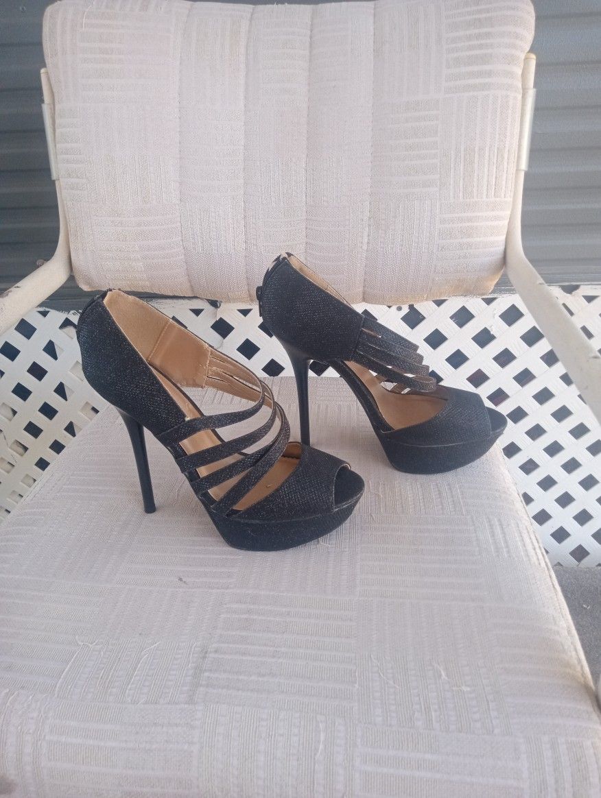 Black Stiletto 6-in Heels With The Zipper On The Back