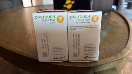 One touch Delica plus lancets.