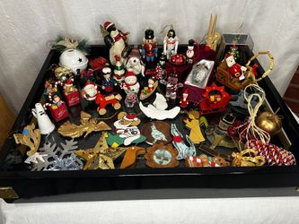 Collection of Vintage, Handmade, Collectable & Contemp. Christmas Ornaments