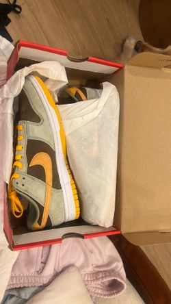 Men's size 8 Nike Dunk Low SE "Dusty Olive"