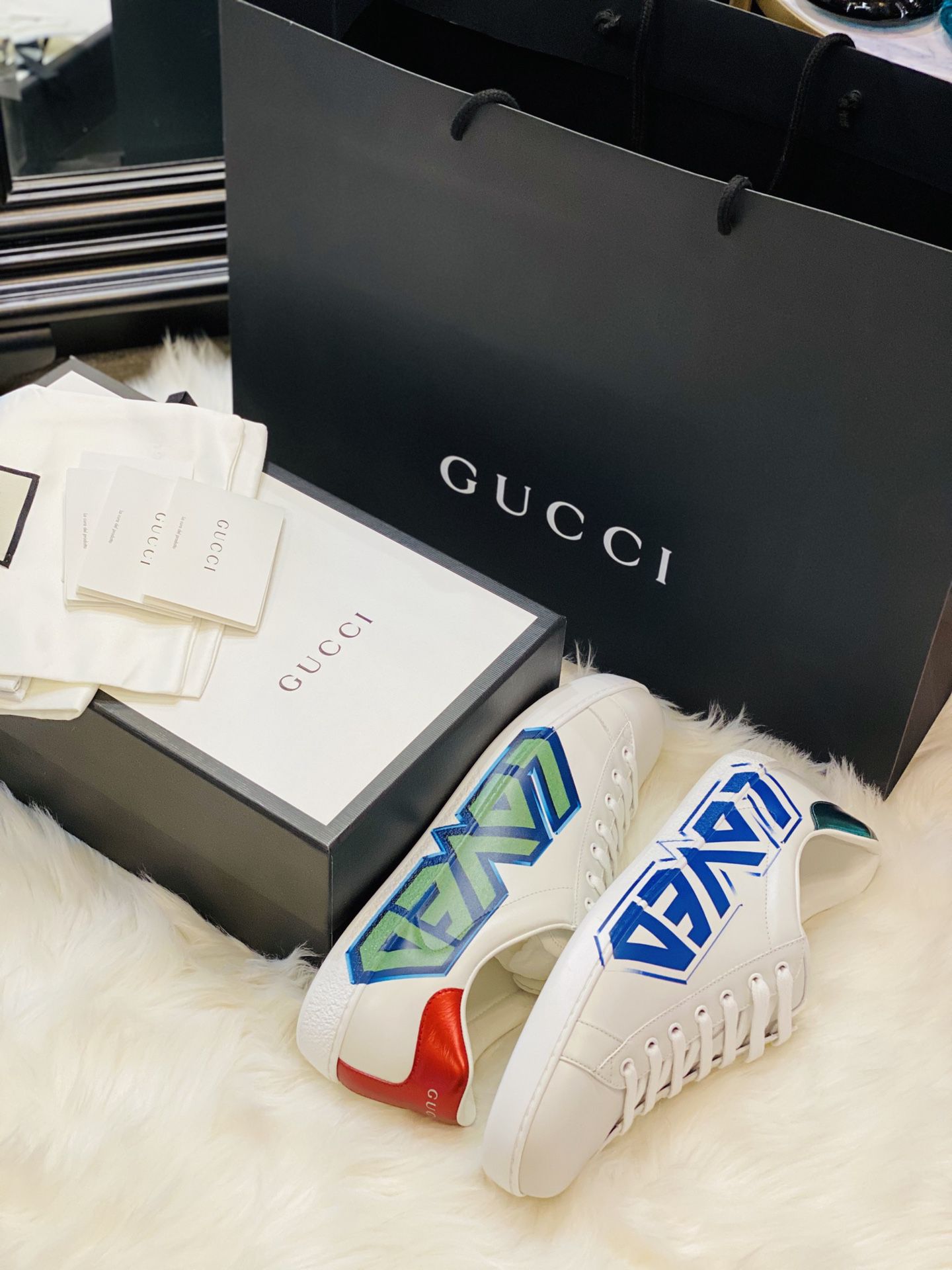 Gucci Men’s Shoes ( Size 10.5 BRANDNEW ) 💯 % Authentic