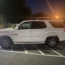 2004 Toyota Sequoia