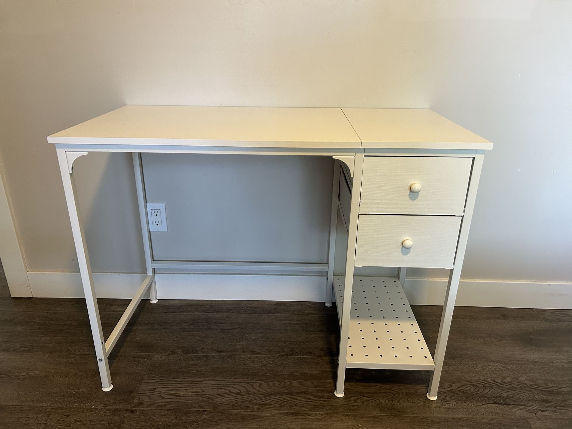 white Desk