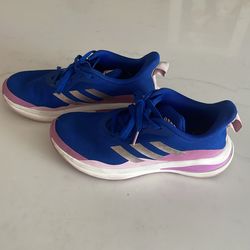 Adidas size 5 1/2