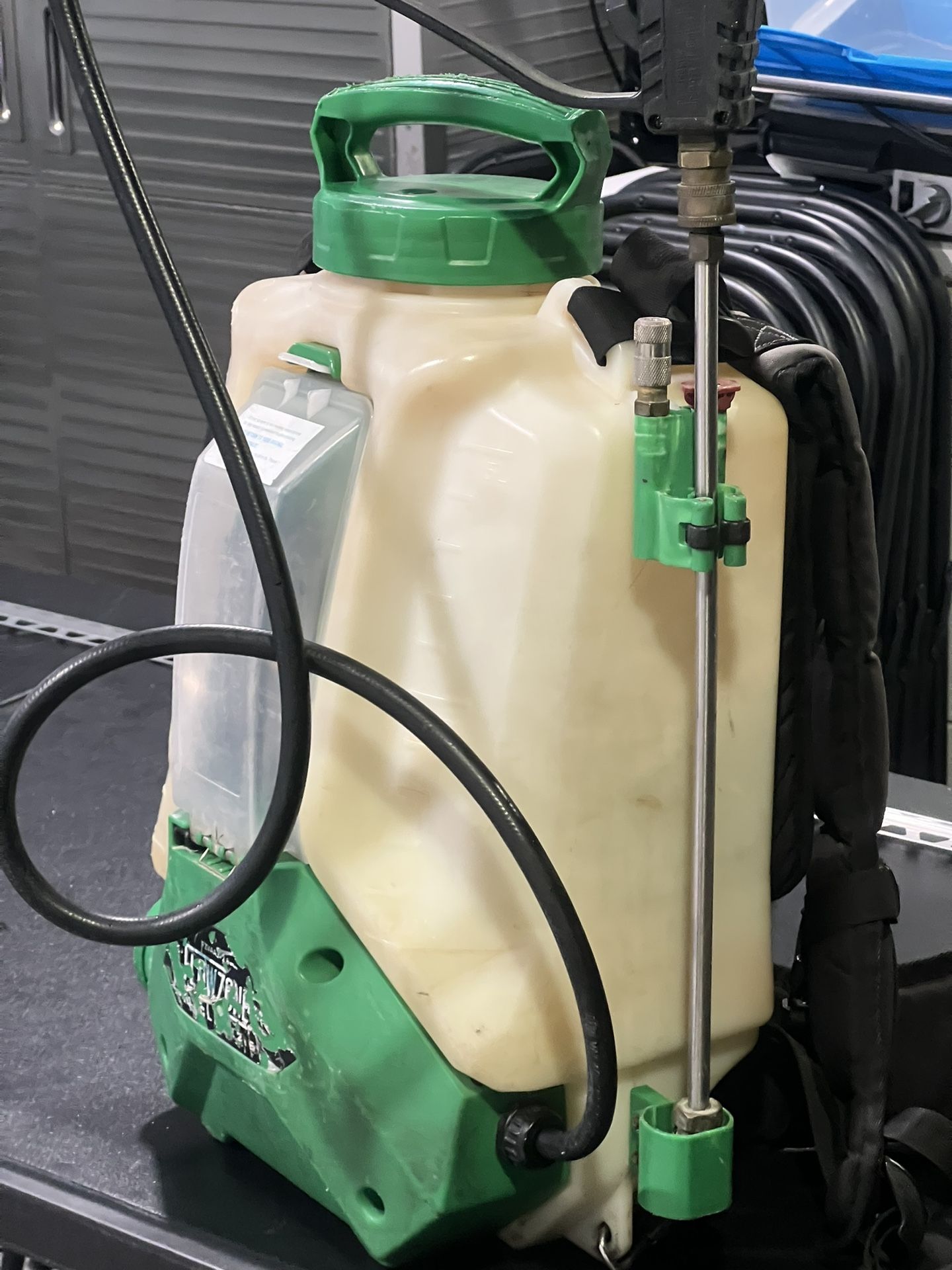 PROFESSIONAL SPRAYER