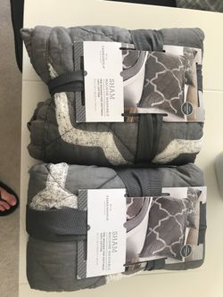 Set of 2 gray pillow bed shams