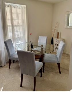 Elegant Glass Dining Table + 4 Upholstered Chairs – Great Condition