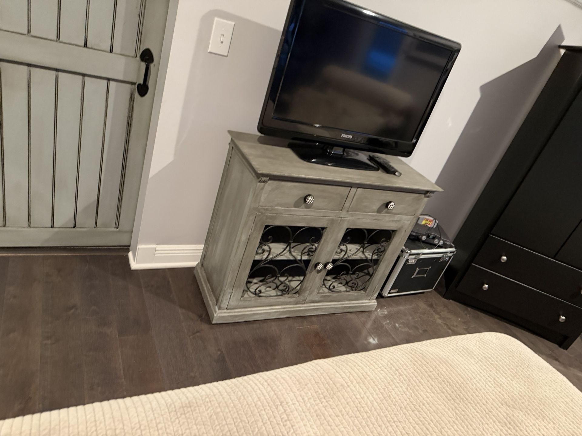 Painted pier one night stand, dresser and bench(bench was not painted ;)