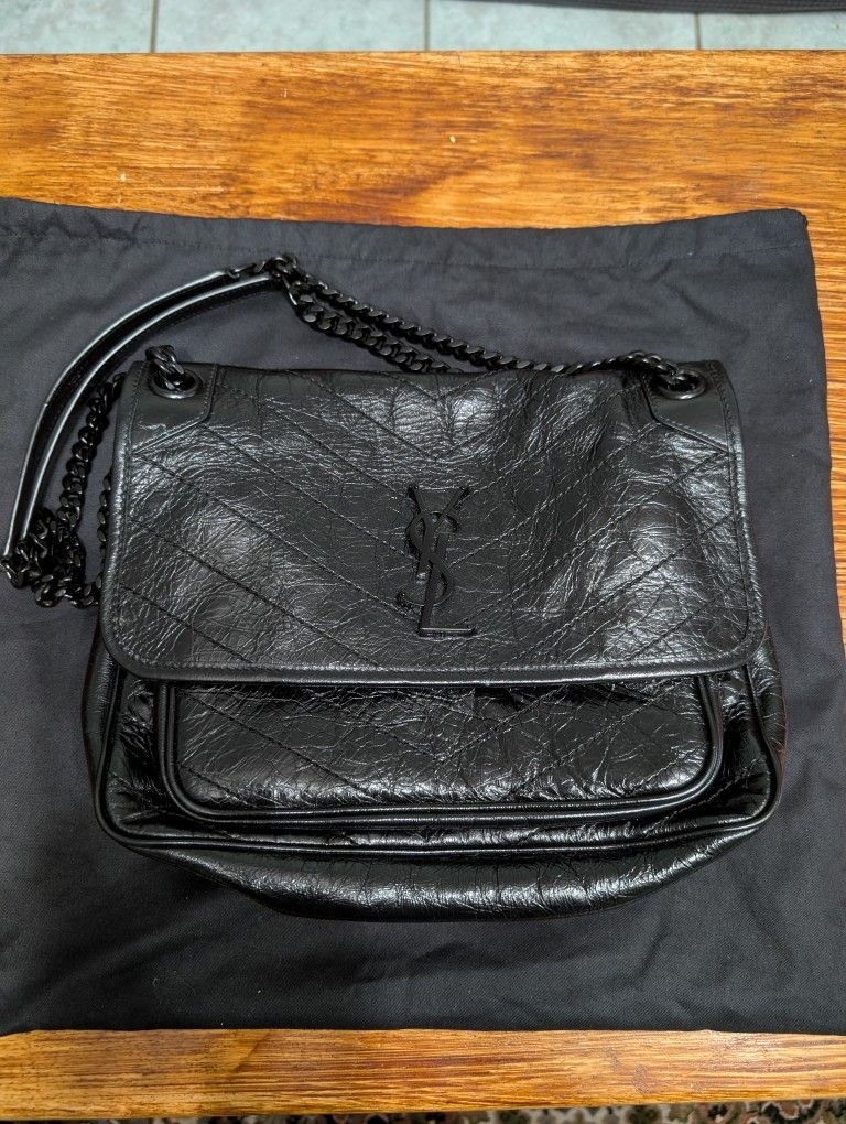 Saint Laurent
Crinkled Calfskin Matelasse Monogram Medium Niki Chain Satchel Black