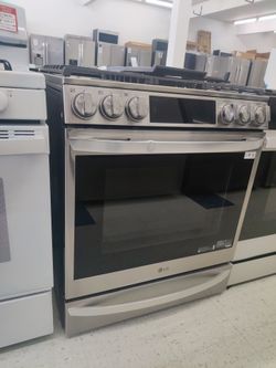 New 6.3 cu. ft. Smart Slide-In Gas Range with ProBake Convection & Air Sous Vide in PrintProof St