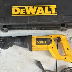 Dewalt Hvy Duty Vari Spd Reciprocating Saw Kit-DW304P-Like New, 10 Amp, Quick Bld Release, Blades, Case