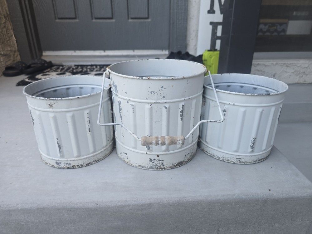 Rustic 3 Piece Bucket Set