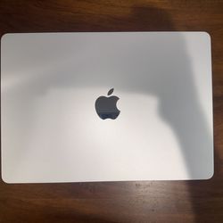 Apple MacBook Air M2 (2022) 13” – 8GB RAM – Excellent Condition – Reset & Ready