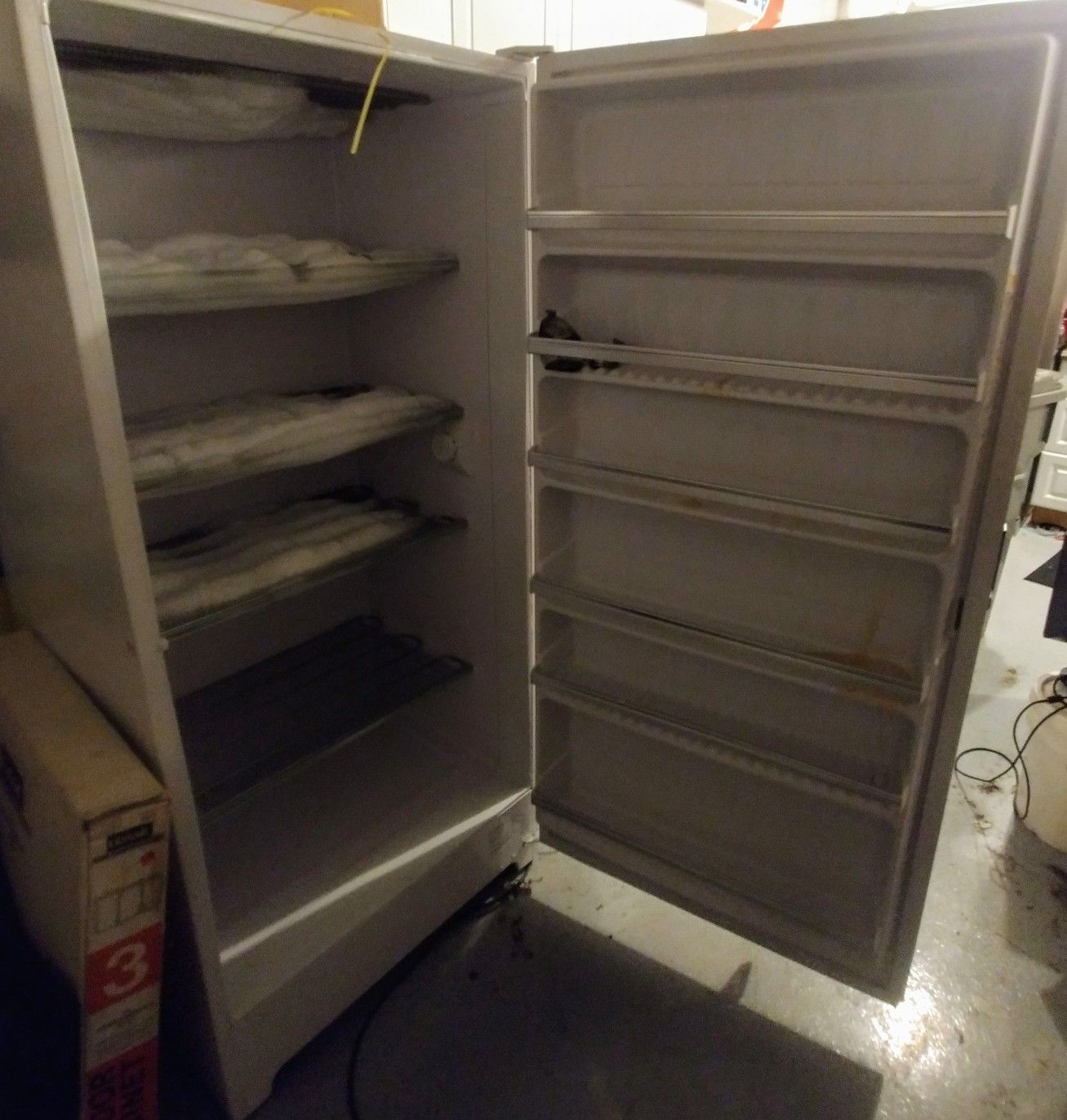 Gibson Heavy Duty Commercial Upright Freezer for Sale in Snohomish, WA
