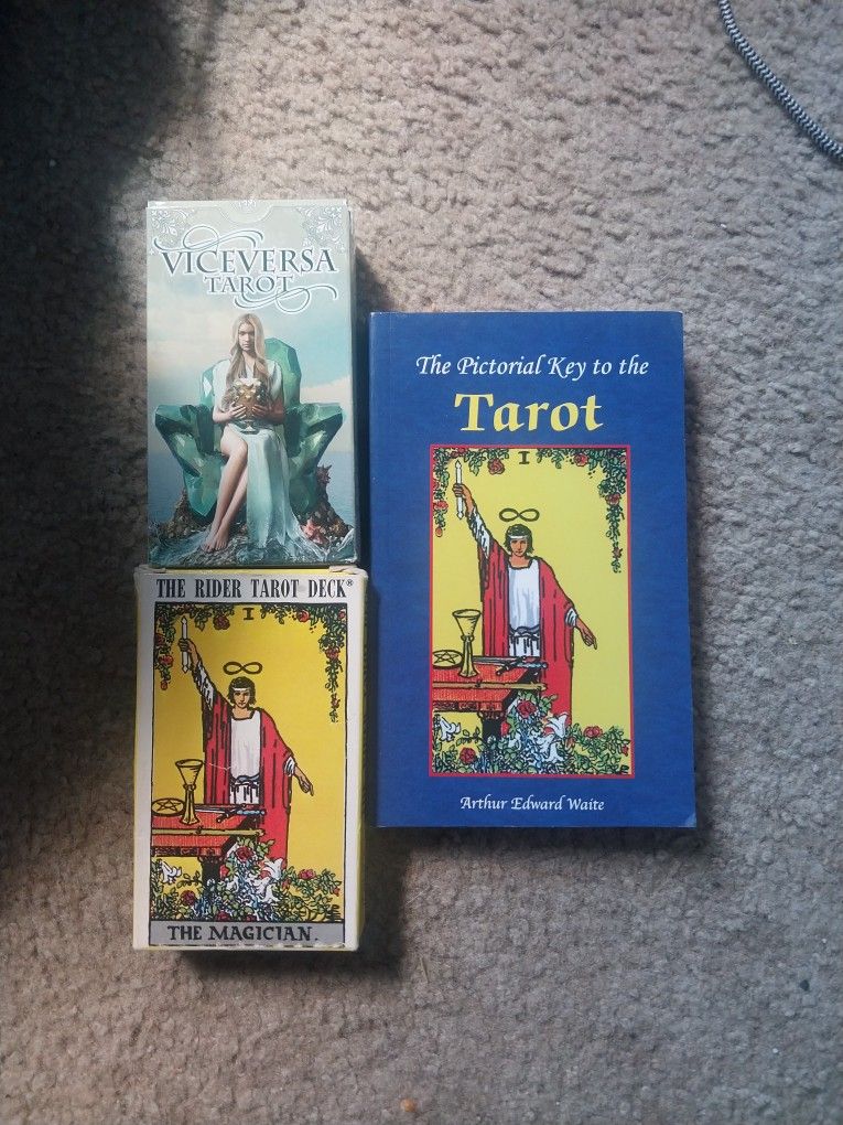 Tarot Cards and How To Book