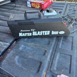American DJ master blaster 1000