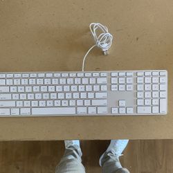 Apple Keyboard