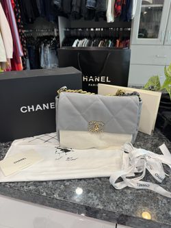 CHANEL Lambskin Quilted Medium Chanel 19 Flap