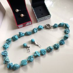 Torquiest Jewelry • Necklace + Earrings & Culture 10mm Perl Earrings.