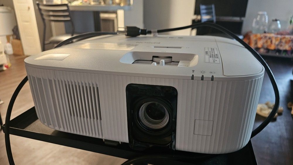 Epson Home Cinema 2350 4K PRO-UHD Smart Streaming Gaming Projector