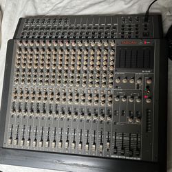 Tascam M-1516 Mixer