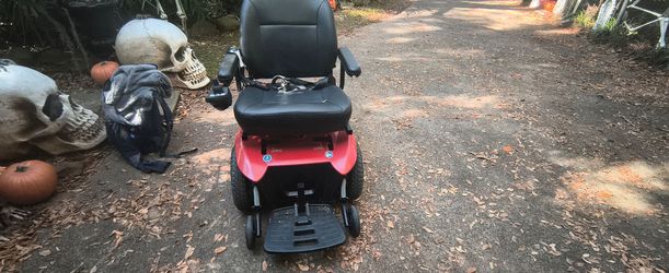 Jazzy select HD electric wheelchair