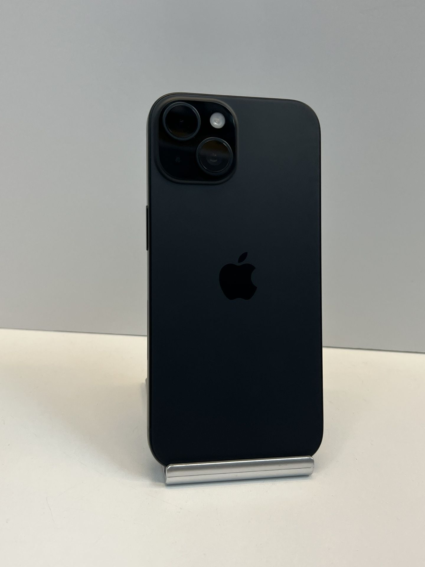 Apple iPhone 15 128gb. ( Factory Unlocked )