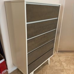 Carson Carrington Madrid Light Charcoal 5-drawer Chest