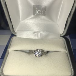 Beautiful Sterling Silver Plated CZ & Brilliant Moissanite Diamond Ring