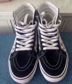 Men’s Mid-top Checkered Vans