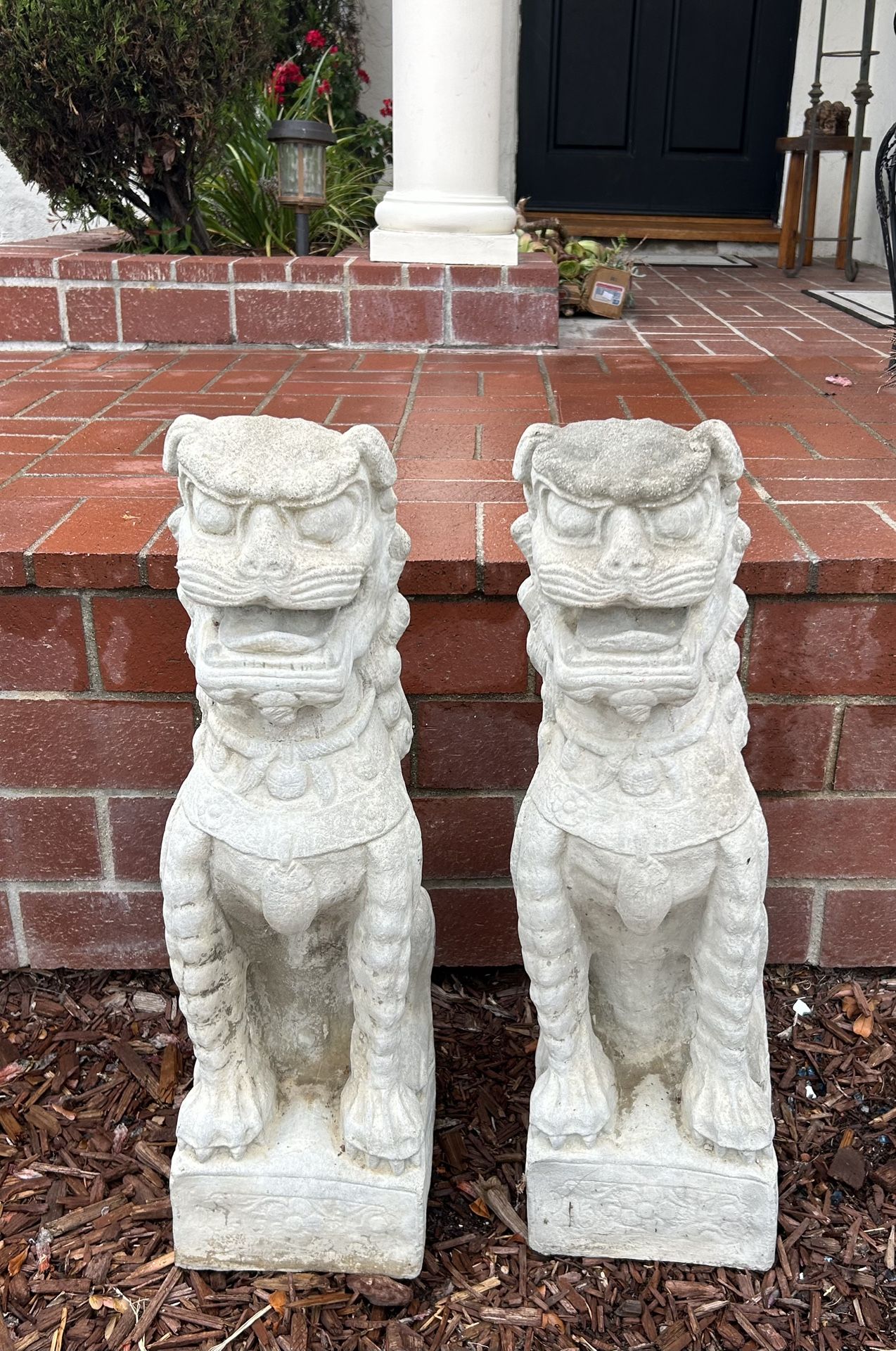 Vintage Foo Dogs LION SET 2 Heavy CONCRETE OUTDOOR Protection Garden STATUES Centerpiece Entryway Sculptures Yard Art Protectors Ornamental Pair Set
