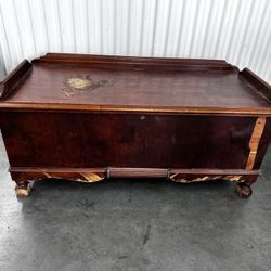 CEDAR CHEST 