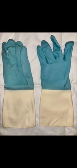 Water resistant, tough GLOVES - New, never used, very soft inside