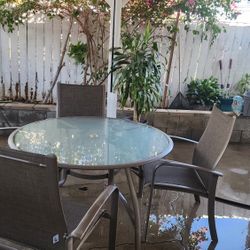 Mesa De Patio Con 4 Sillas
