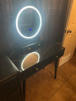 Vanity desk