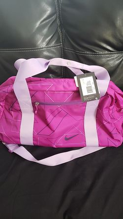 NEW NIKE DUFFLE BAG