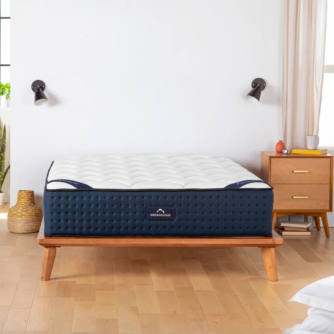 The DreamCloud Mattress (Queen)