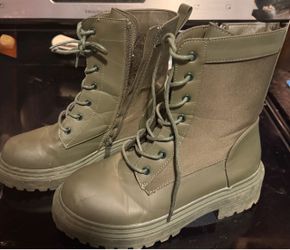 Combat Boots Size 7