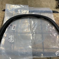 2020 Toyota Highlander Front Right Fender Molding OEM