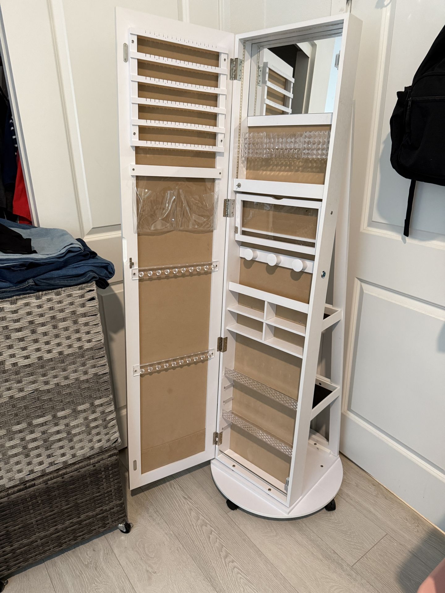 Jewelry mirror **SERIOUS BUYERS ONLY**