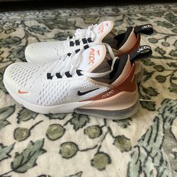 Women’s Nike Air Max 270 Size 7 Brand New In Box