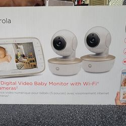 5 Inch Portable Digital Video Baby Monitor With WiFi And Two Camera